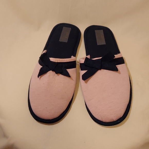 ‼️3 for $16‼️  Pink with Blue Bow Bedroom Slippers - Picture 1 of 3